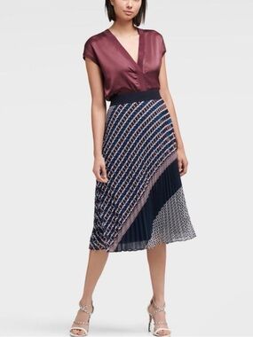 Dkny Pleated Midi Skirt in Navy, Burgundy and White